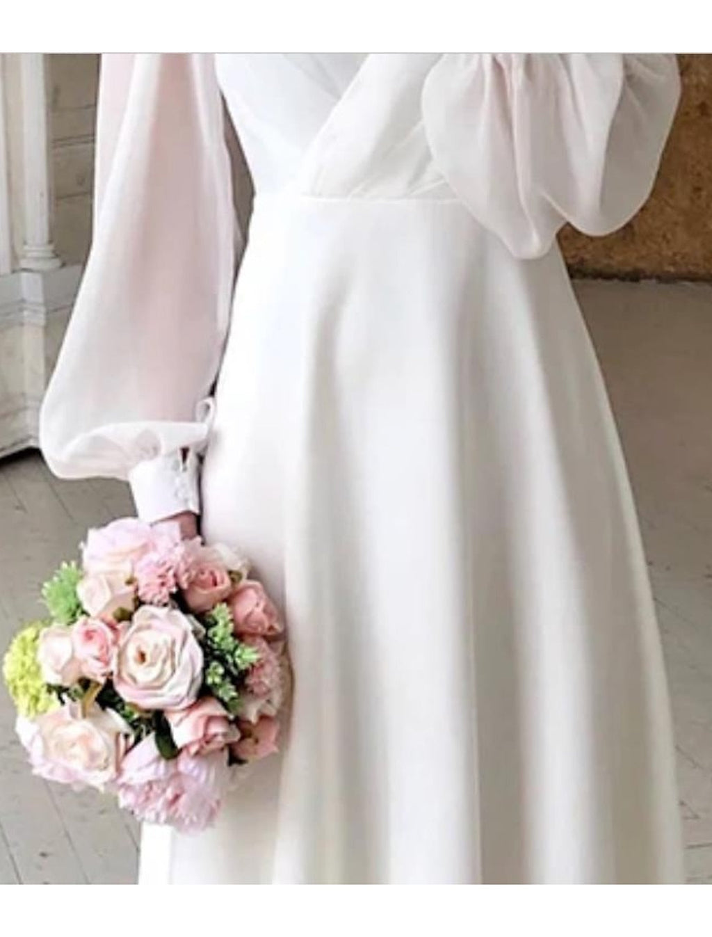 Women's Classic Long-Sleeve Flowing Wedding Dress