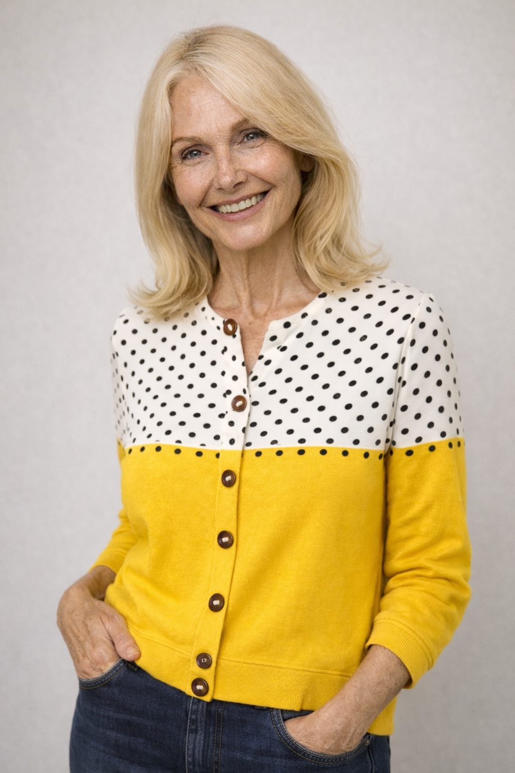 Women’s Vintage-Inspired Polyester Cardigan Sweater — Timeless, Cozy Knitwear for Everyday Elegance